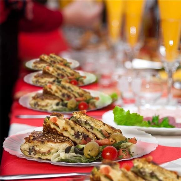 Premium Hard Plastic Plate Set 100 x 6” Clear Round Plates - Washable & Reusable - Picture 2 of 8